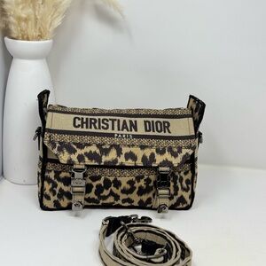 💯 Authentic Christian Dior
2022 Small Diorcamp Messenger Bag